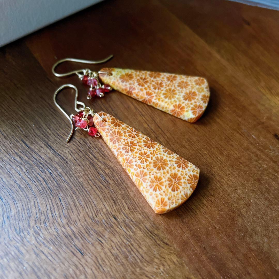 ポメころび◆一点物✧オレンジフォッシルコーラル×レッドスピネルピアス