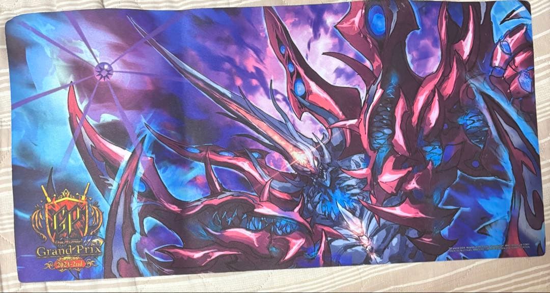 デュエマ引退品まとめ売り、8デッキ、光り物1000枚ほど、プレイマット、スリーブ