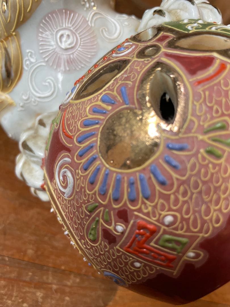 値下げしまちゅ❣️九谷焼　獅子　唐獅子　陶器 球乗り 置物　縁起物 魔除け 骨董