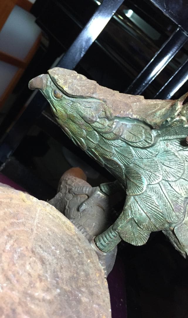 [巨大金属製] 置物　鷹　鷲　金属製　金属工芸品　インテリア　表情が素晴らしい