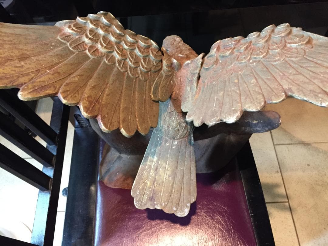 [巨大金属製] 置物　鷹　鷲　金属製　金属工芸品　インテリア　表情が素晴らしい