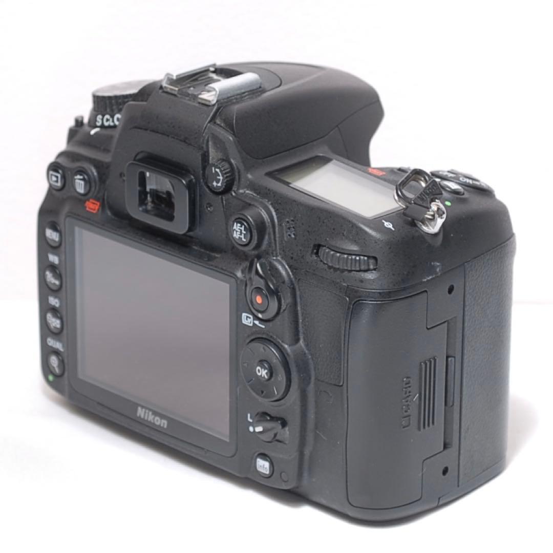 スポーツ観戦におすすめ✨高速連写✨Nikon D7000✨ニコン✨ダブルレンズ