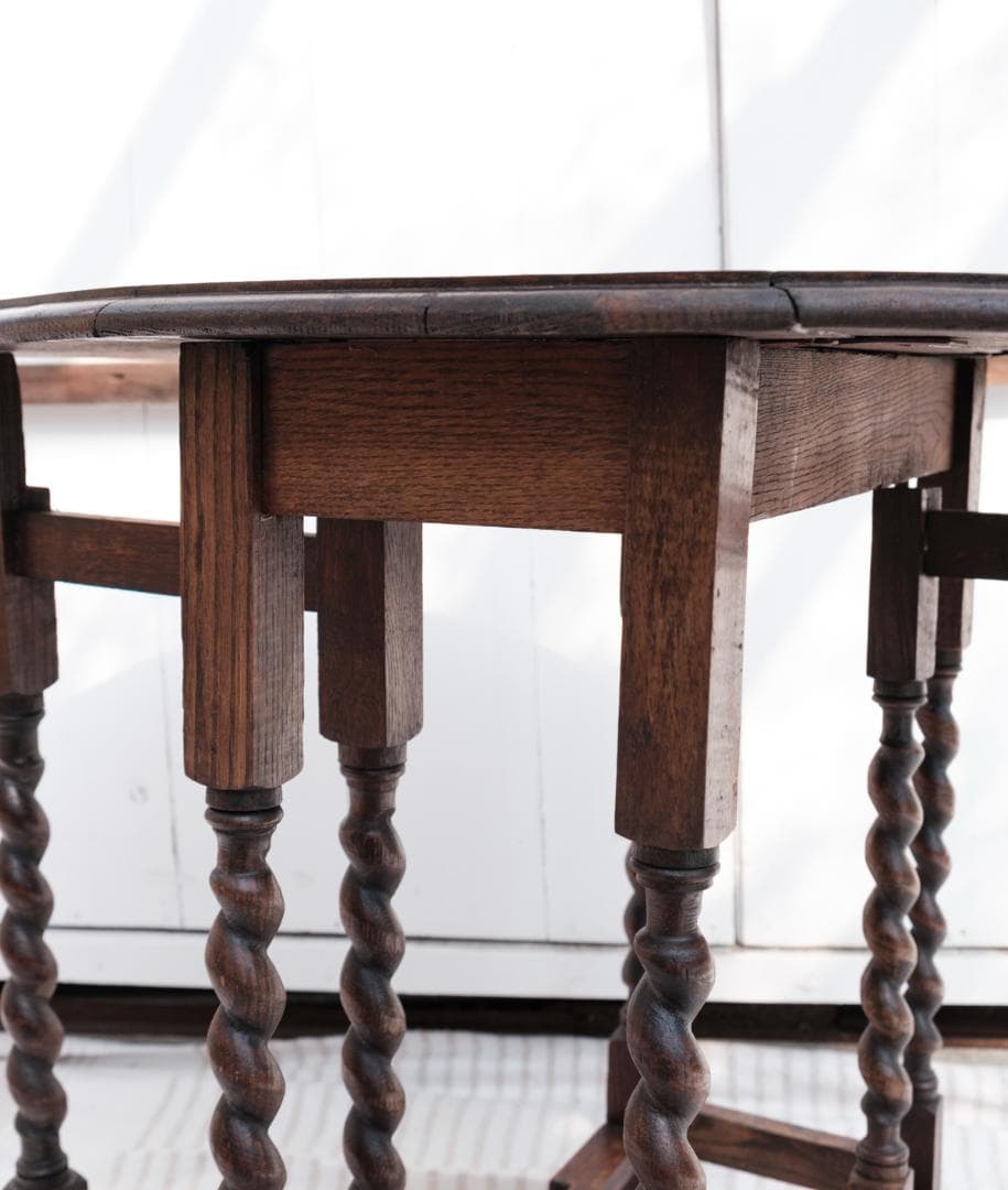 ドロップリーフテーブル　ゲートレッグ　バタフライテーブル