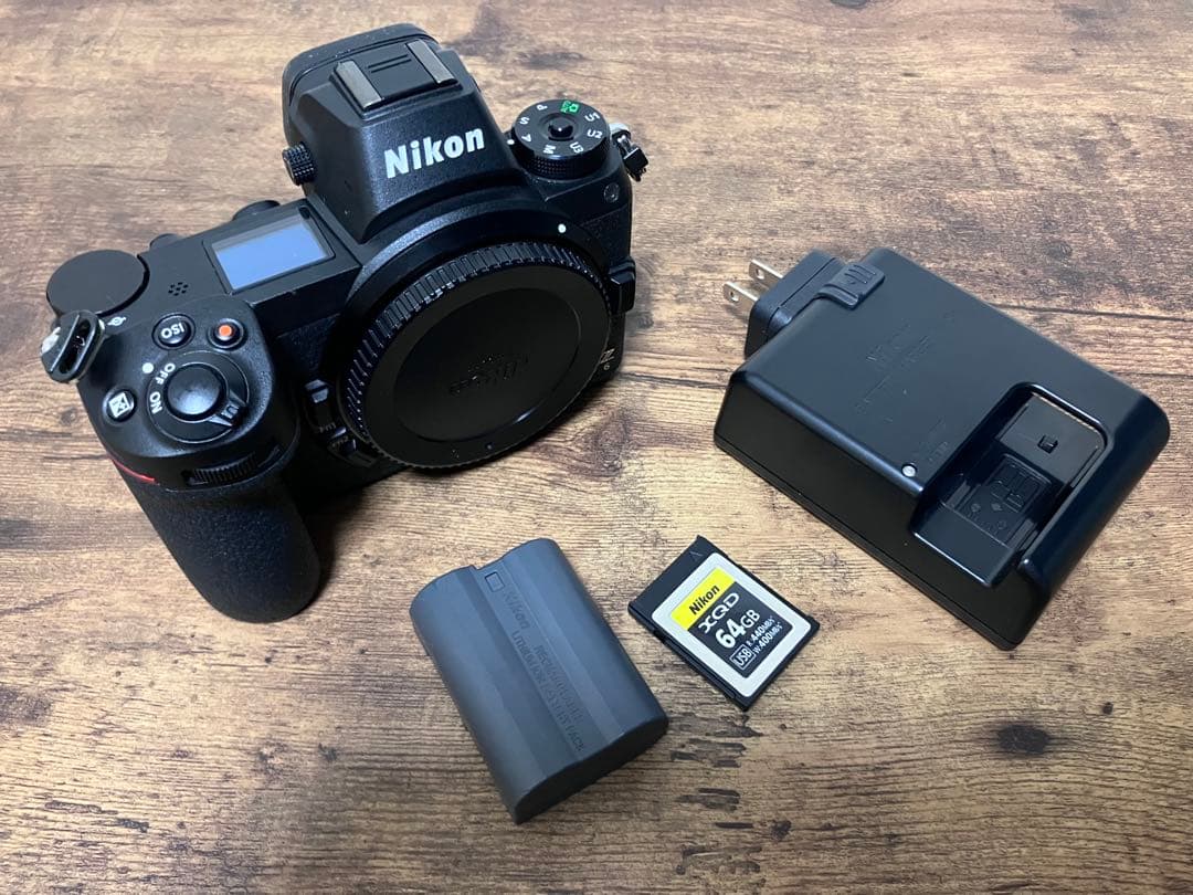 【美品】Nikon Z 6 ミラーレス一眼カメラ XQDカード 64GB付属