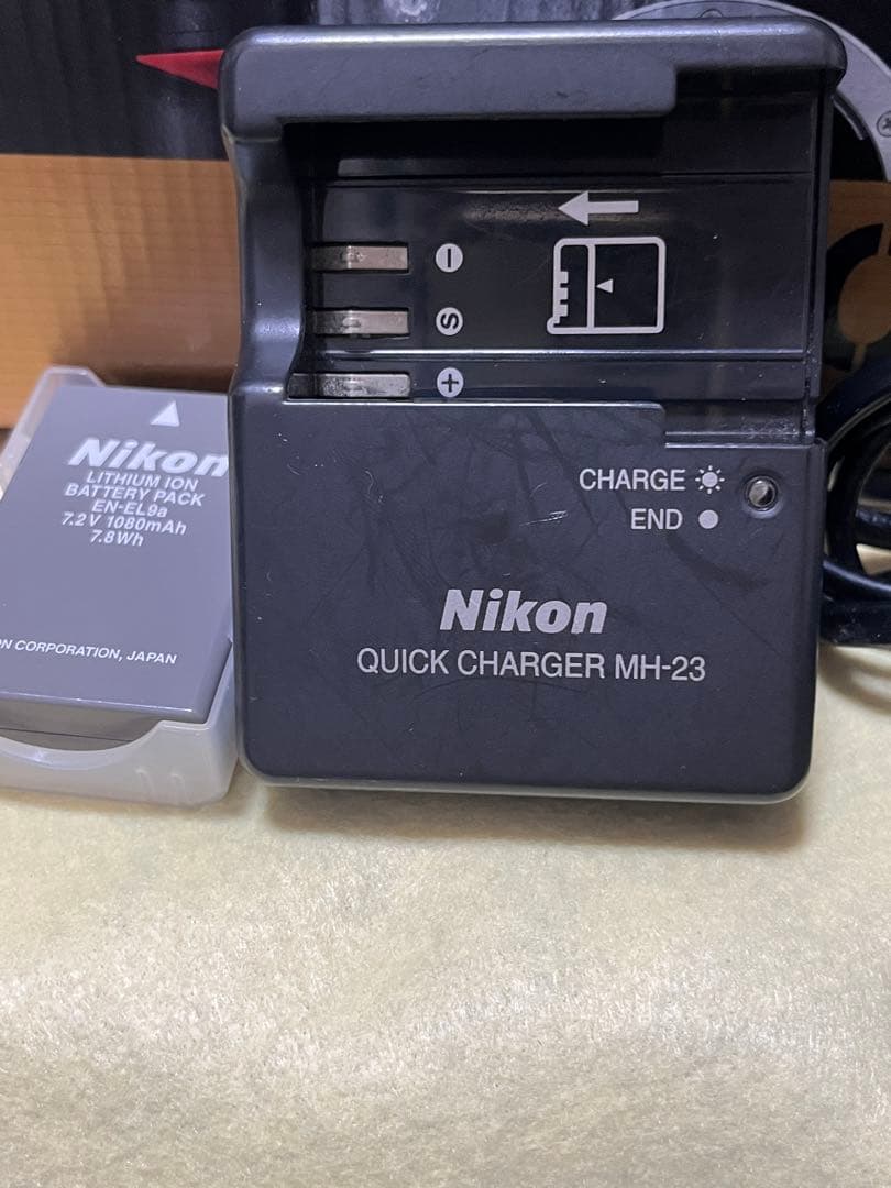 美品 Nikon D3000 デジタル一眼レフカメラKIT