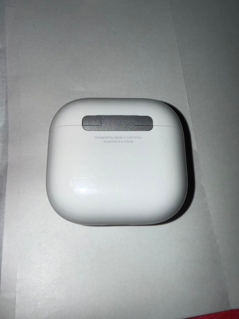AirPods 4アクティブ　ノイズキャンセル搭載　本体 ホワイト　箱付き
