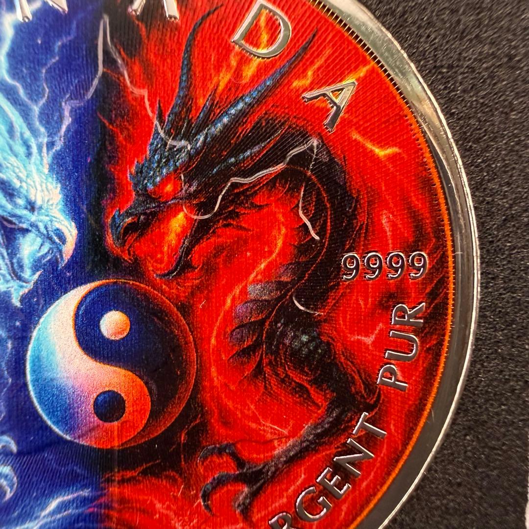 メイプルリーフ 銀貨 カラー ドラゴン(陰と陽) 1オンス 1oz 龍 竜 陰陽