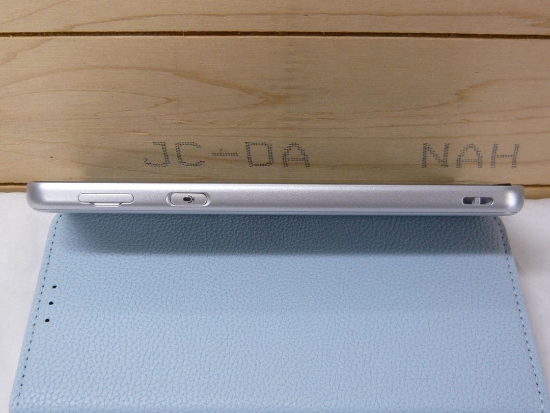 BASIO active SHG09 au シルバー 本体 ケース 64GB