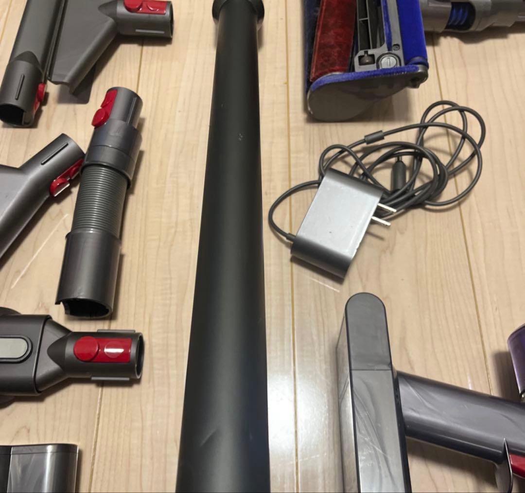 ⑦ すぐ使える！動作品！dysonダイソンコードレスクリーナー純正SV10K