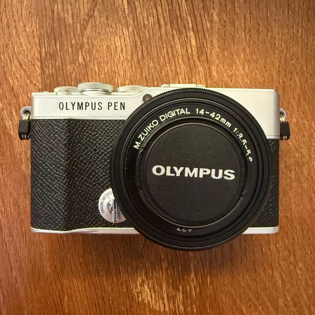 ショット数3713枚【ほぼ新品】OLYMPUS PEN E-P7 ボディシルバー