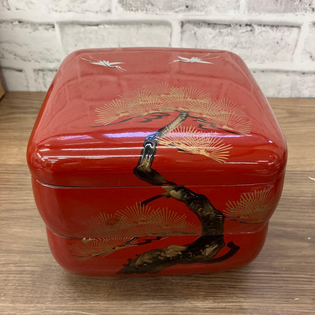 E-2 天然木製 朱塗り 重箱 二段 松鶴 蒔絵 漆器 お正月 お祝い 弁当箱