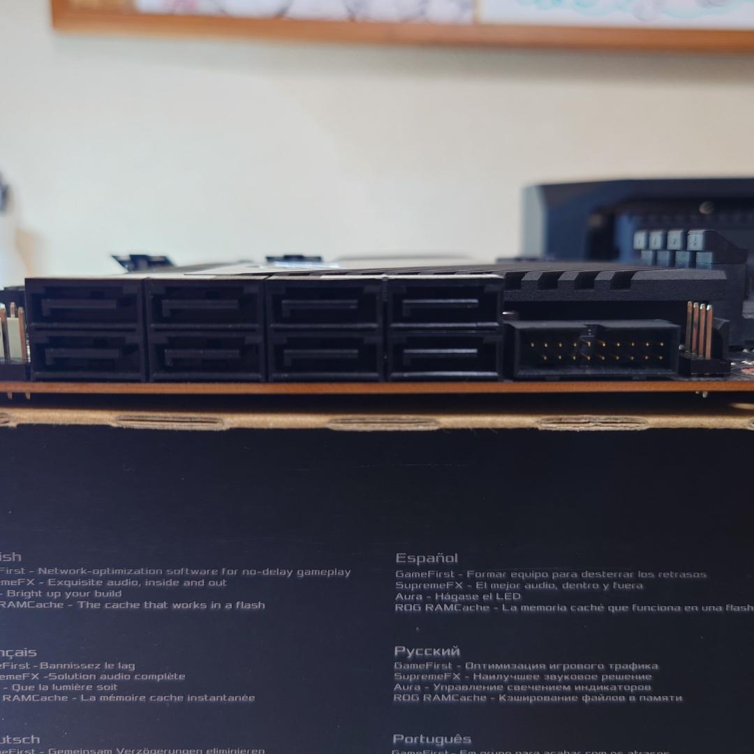 ASUS X570 ROG Crosshair VIII Dark Hero美品
