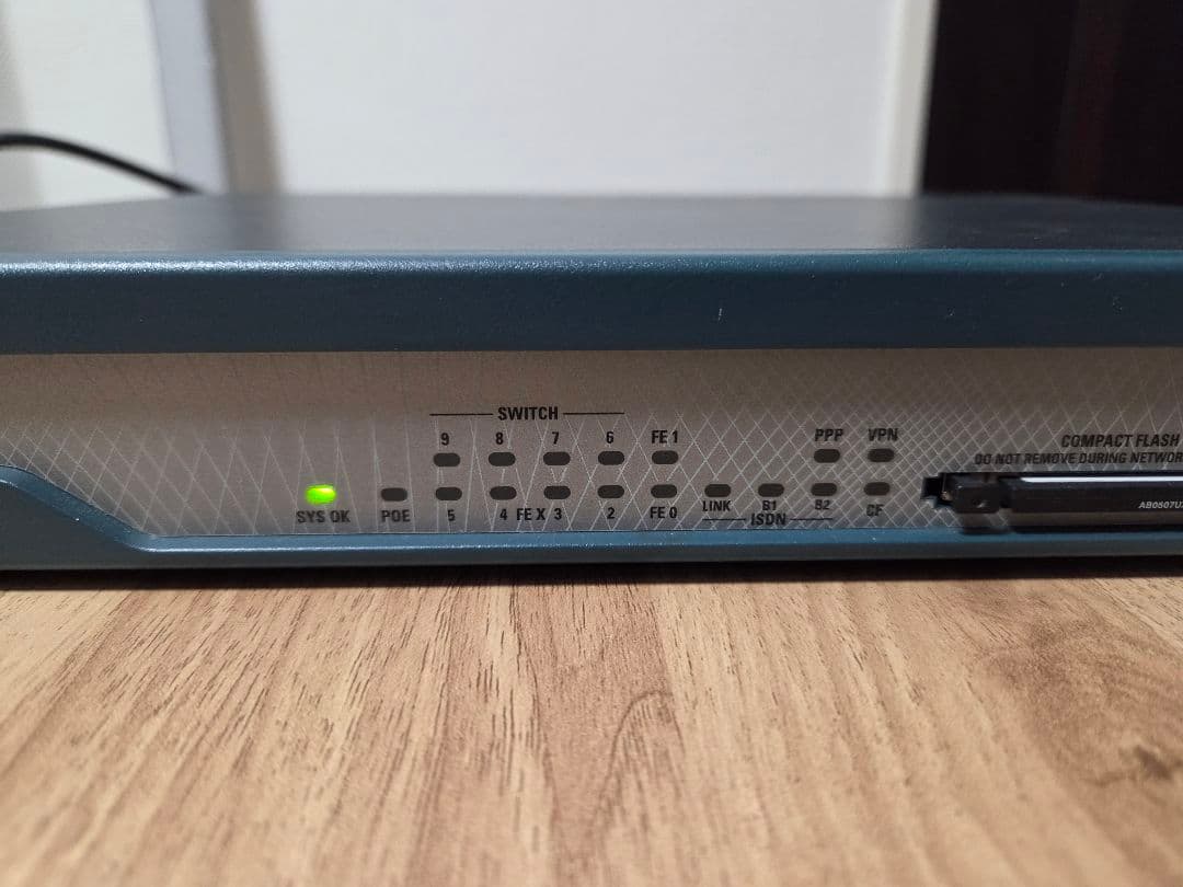 Cisco 1812J-K9 ルーター 通電確認済 USBシリアル付