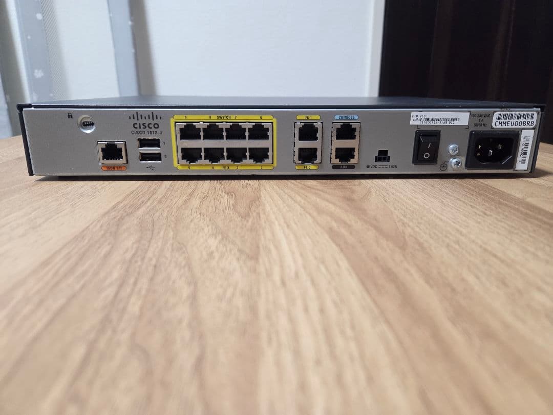 Cisco 1812J-K9 ルーター 通電確認済 USBシリアル付