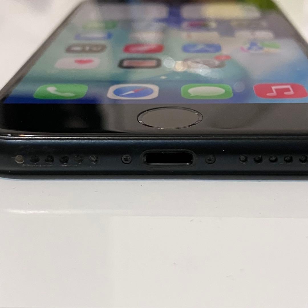 バッテリー新品　iPhoneSE第3世代　本体64GB SIMフリー