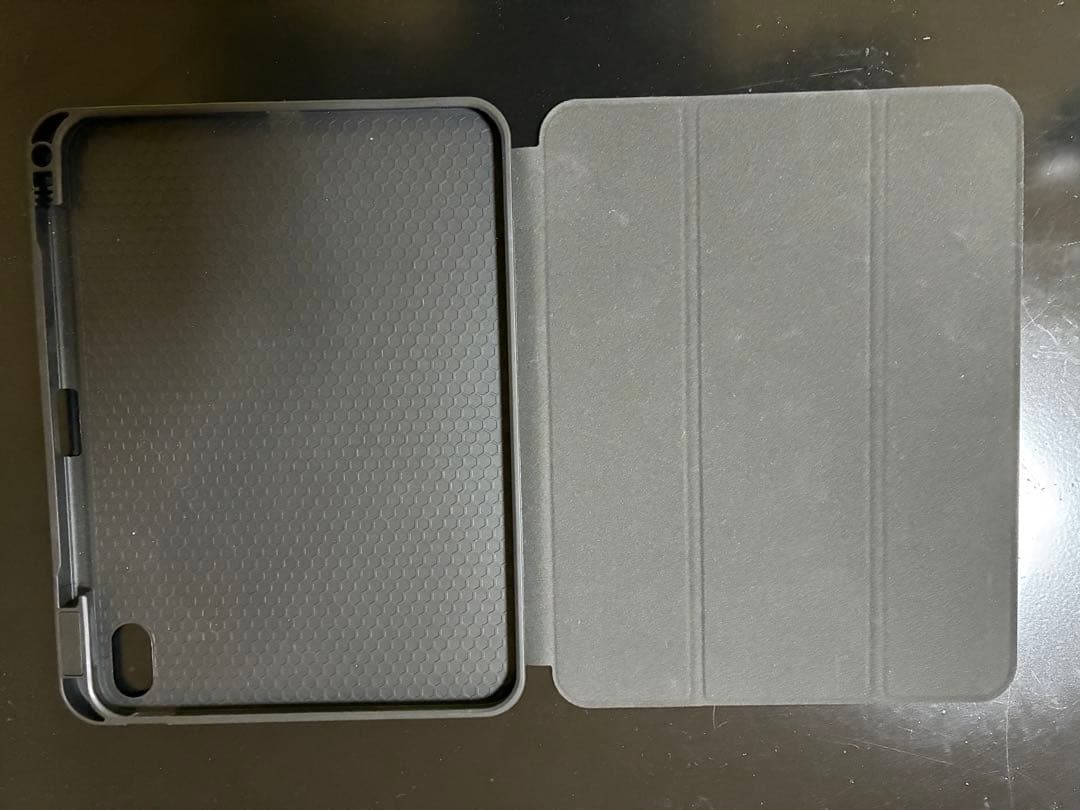 【超美品】iPad11世代【A16】128GBシルバー 本体