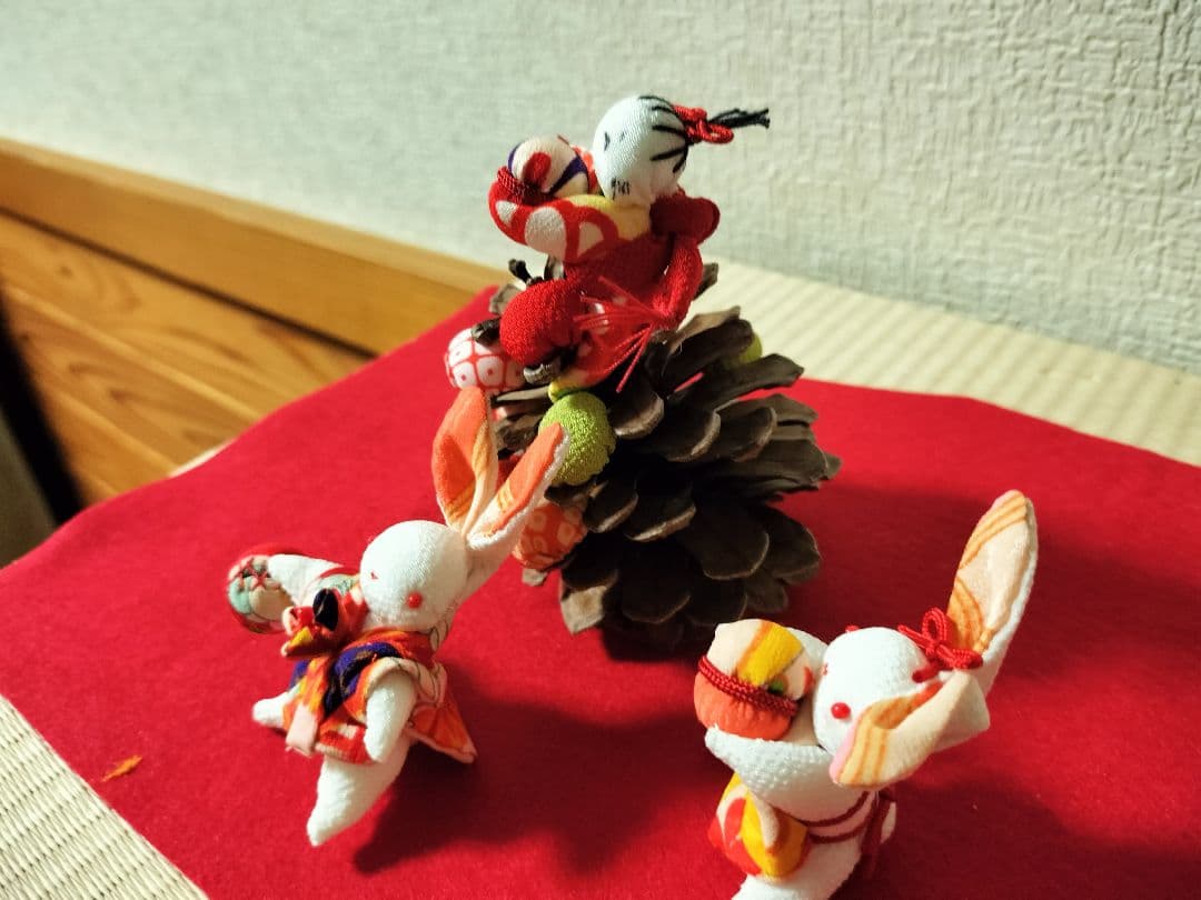 遊花ページ！蓮の実で遊ぶうさちゃんたち！お山の大将と仲間たち！