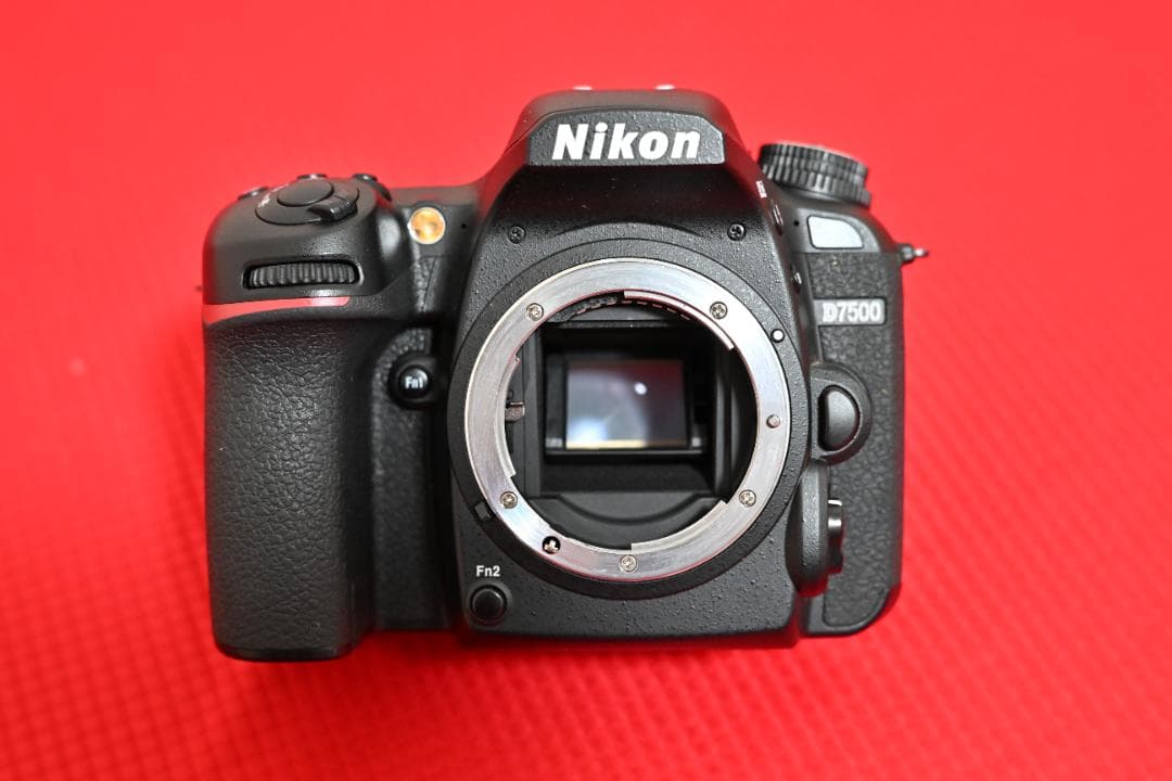 Nikon D7500 デジタル一眼レフ カメラ　レンズ2本セット