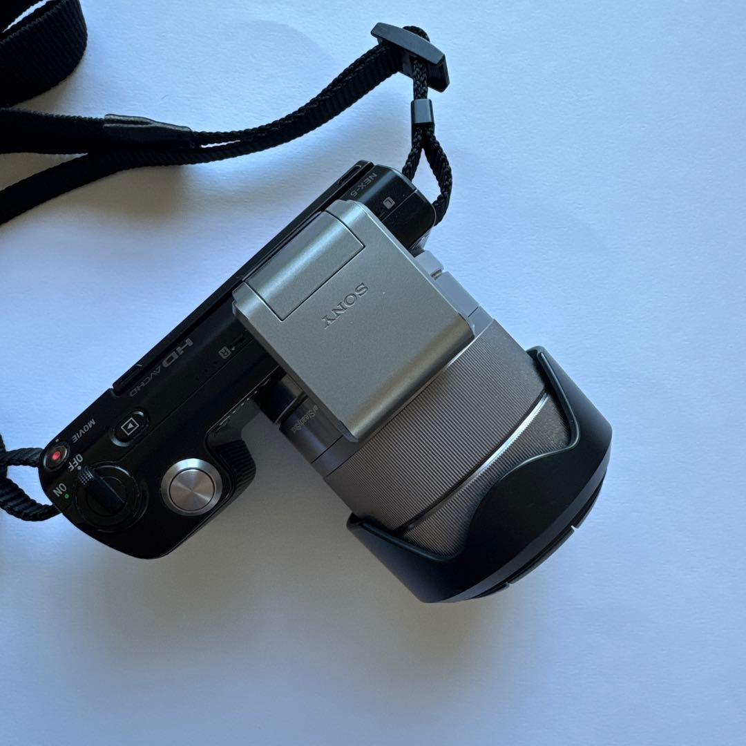 ミラーレス一眼カメラ　ソニーNEX-5　シルバー
