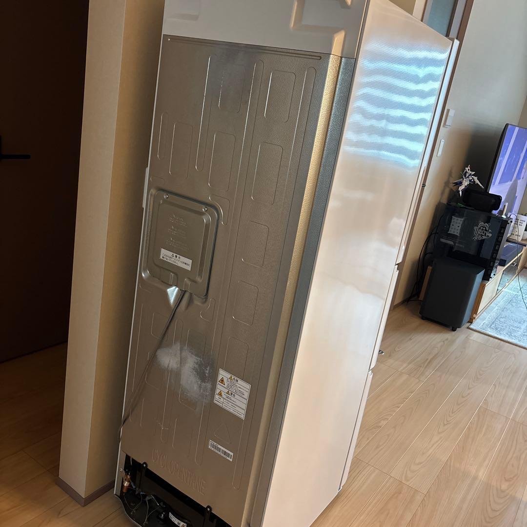 Hisense 3ドア冷蔵庫　HR-G28E3W 2024年製　ホワイト　中古