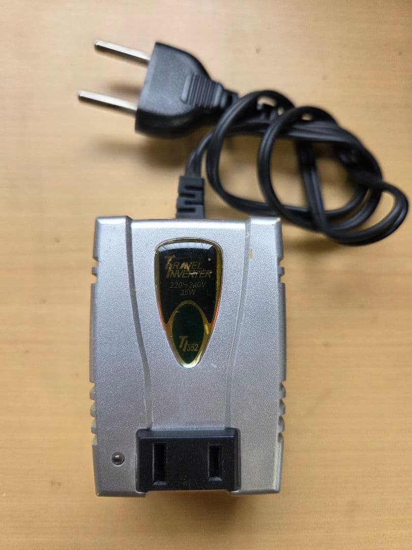Travel Inverter 220-240V 100W 4個セット