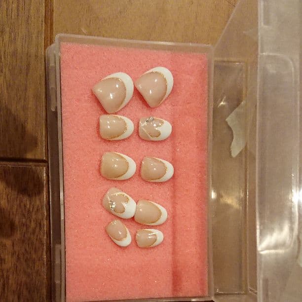 新品  可愛いシンプルつけ爪