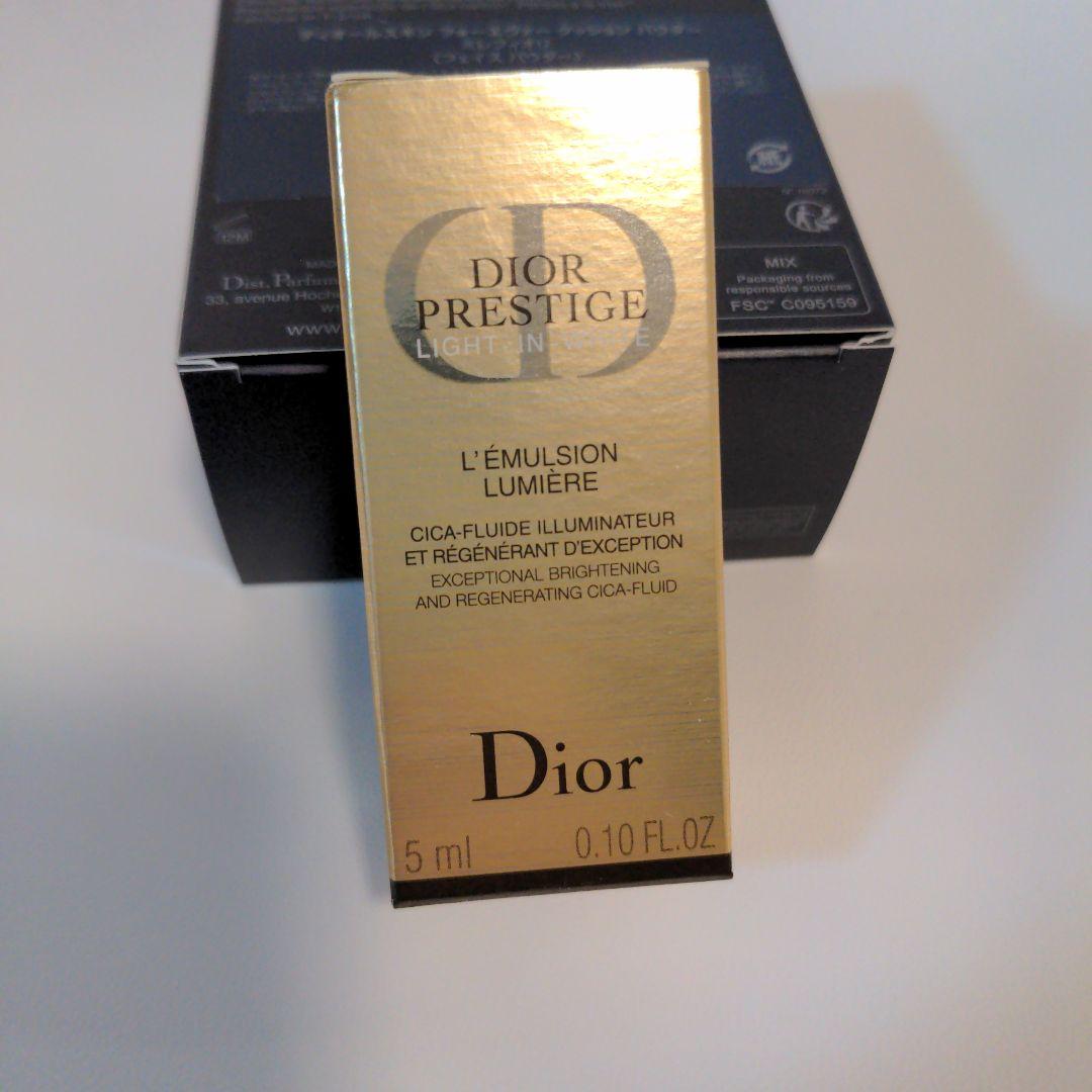 Diorミレフィオリコレクション　スキンフォーエバークッションパウダー　オマケ付