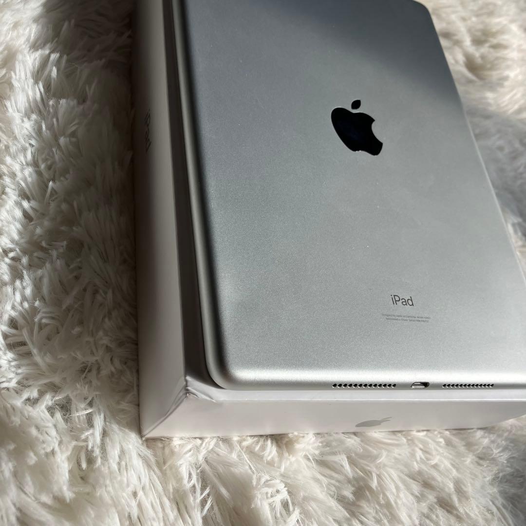 【早い者勝ち】iPad 第9世代64GB 【すぐ発送】【付属品】