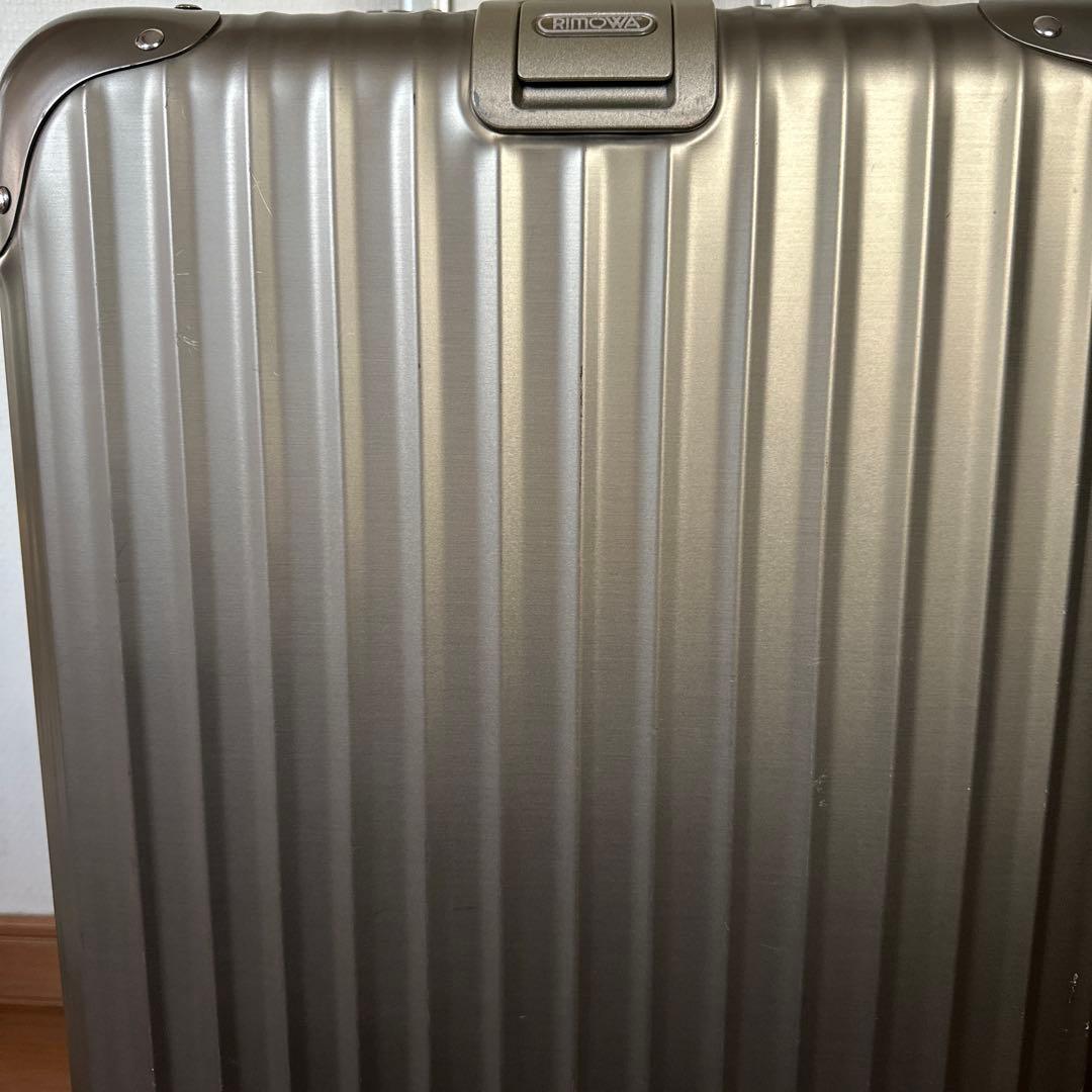 リモワ　RIMOWA トパーズ　チタニウム　32L 機内持込　スーツケース　金