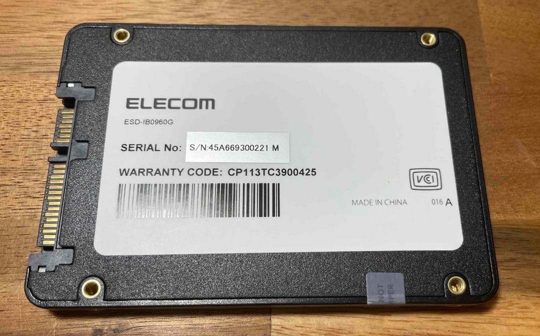 ELECOM 2.5インチ SATA SSD 960GB 使用時間1383時間