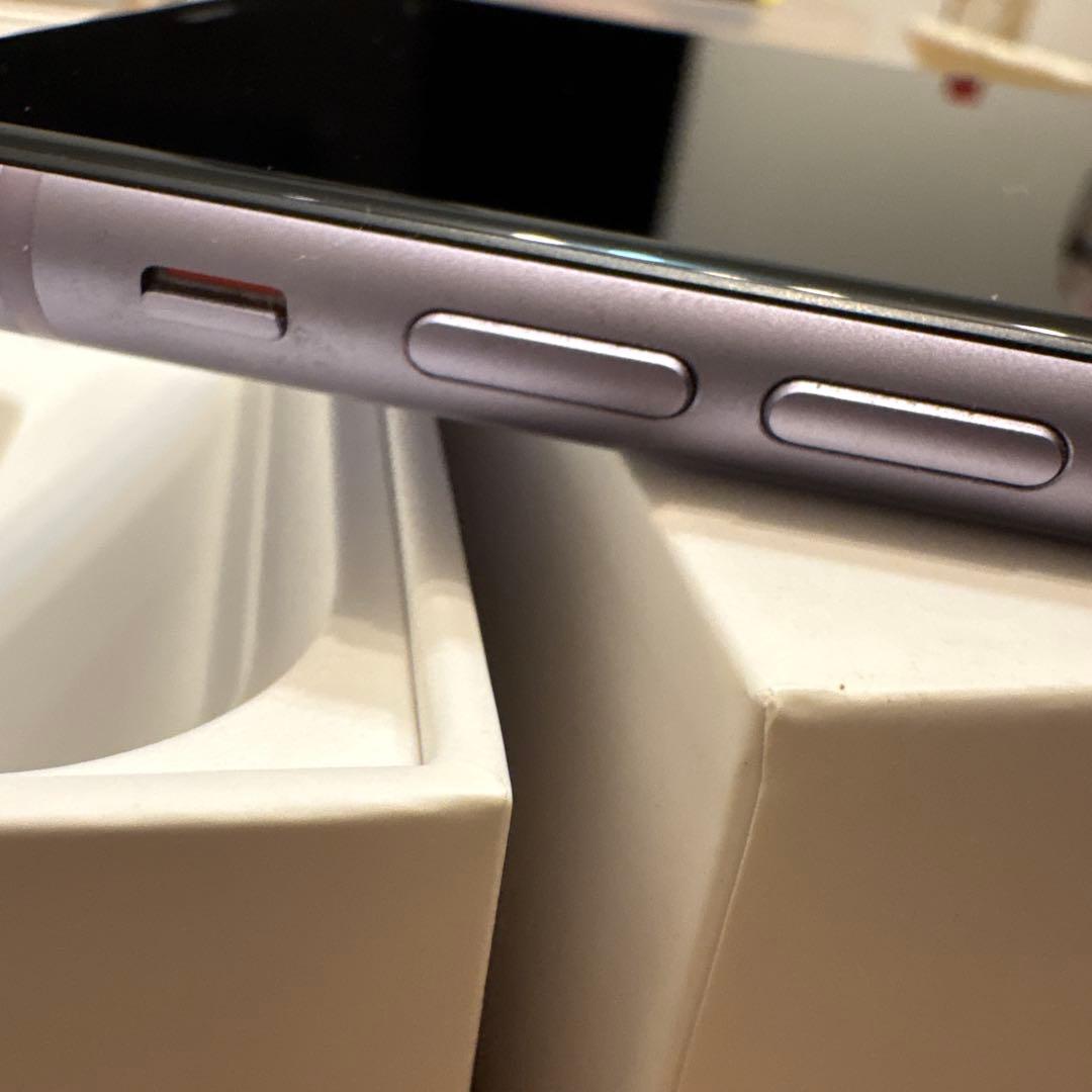 【美品】Apple iPhone 11 128