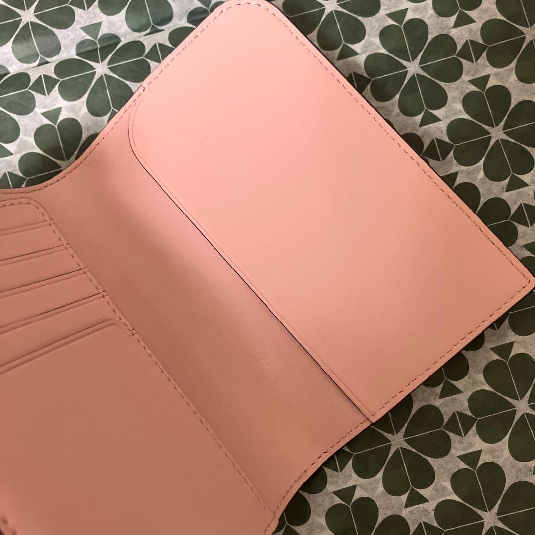 新品　kate spade NEWYORK ケイトスペードパスポートケース