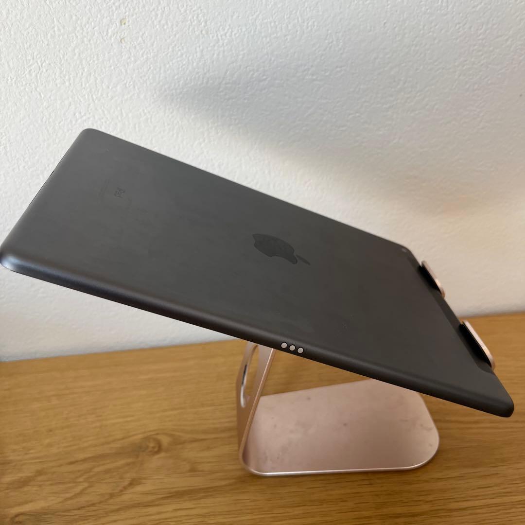 バッテリー99%新品同様！iPad 8世代 Wi-Fi + Cellular