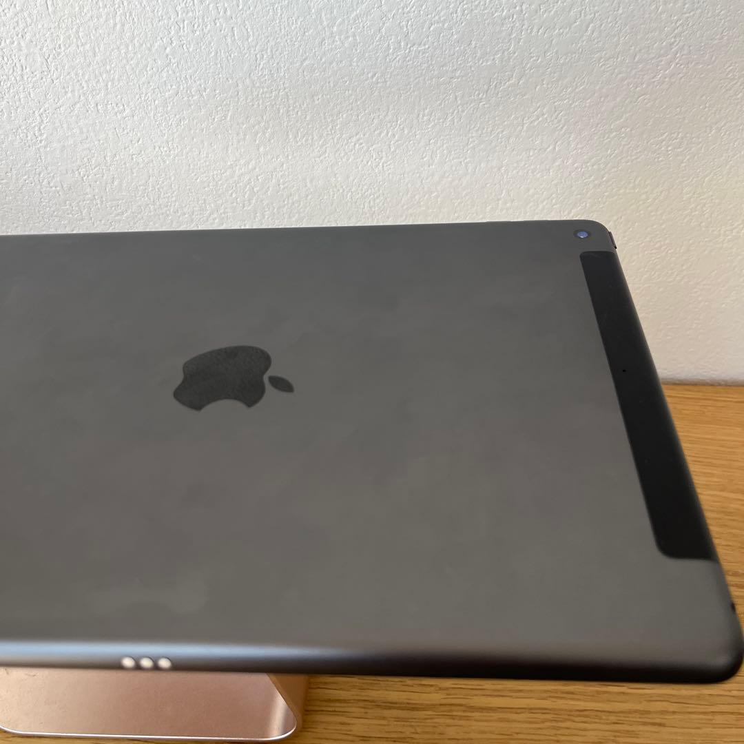 バッテリー99%新品同様！iPad 8世代 Wi-Fi + Cellular
