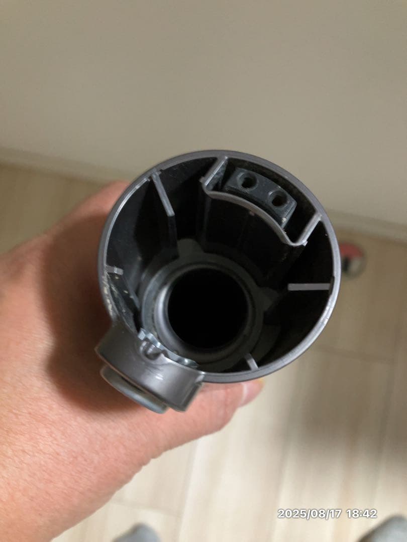 中古美品Dyson コードレス掃除機【DC35】　純正品充電器付き