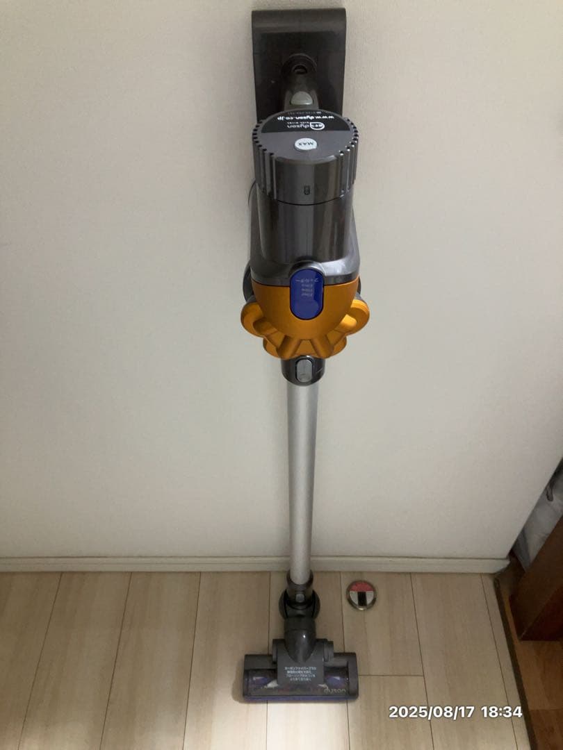 中古美品Dyson コードレス掃除機【DC35】　純正品充電器付き