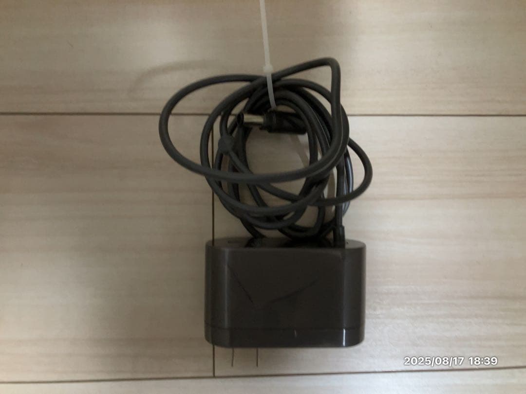 中古美品Dyson コードレス掃除機【DC35】　純正品充電器付き