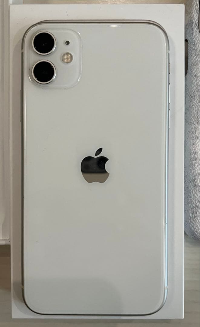 iPhone11 128GB スターライト　SIMフリー