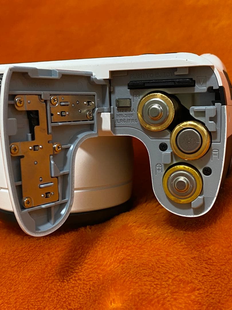 激レア白ホワイト❤️FUJIFILM FINEPIX S コンパクトデジタルカメラ