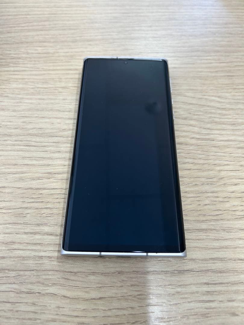 スマートフォン本体 LEITZ Phone1