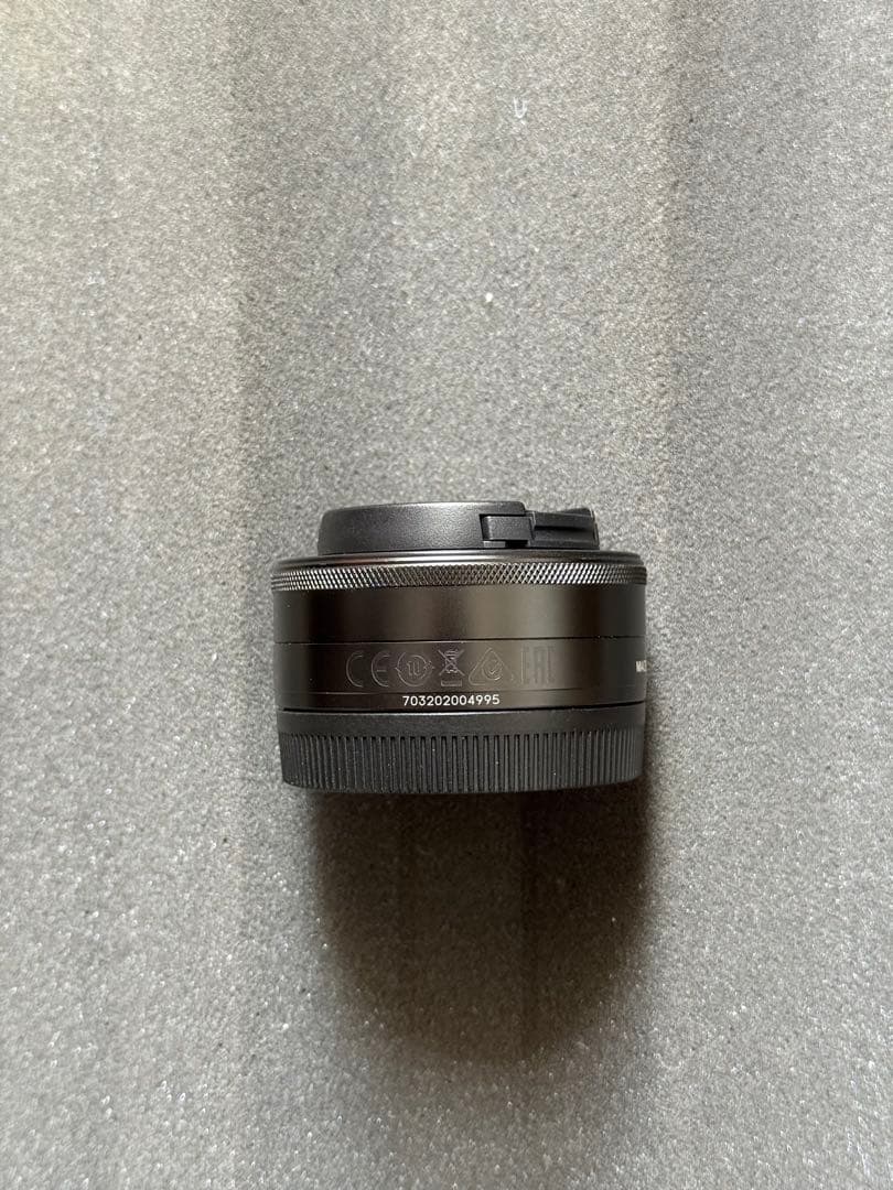 CANON EF-Mレンズ　 22mm 1:2 STM 美品