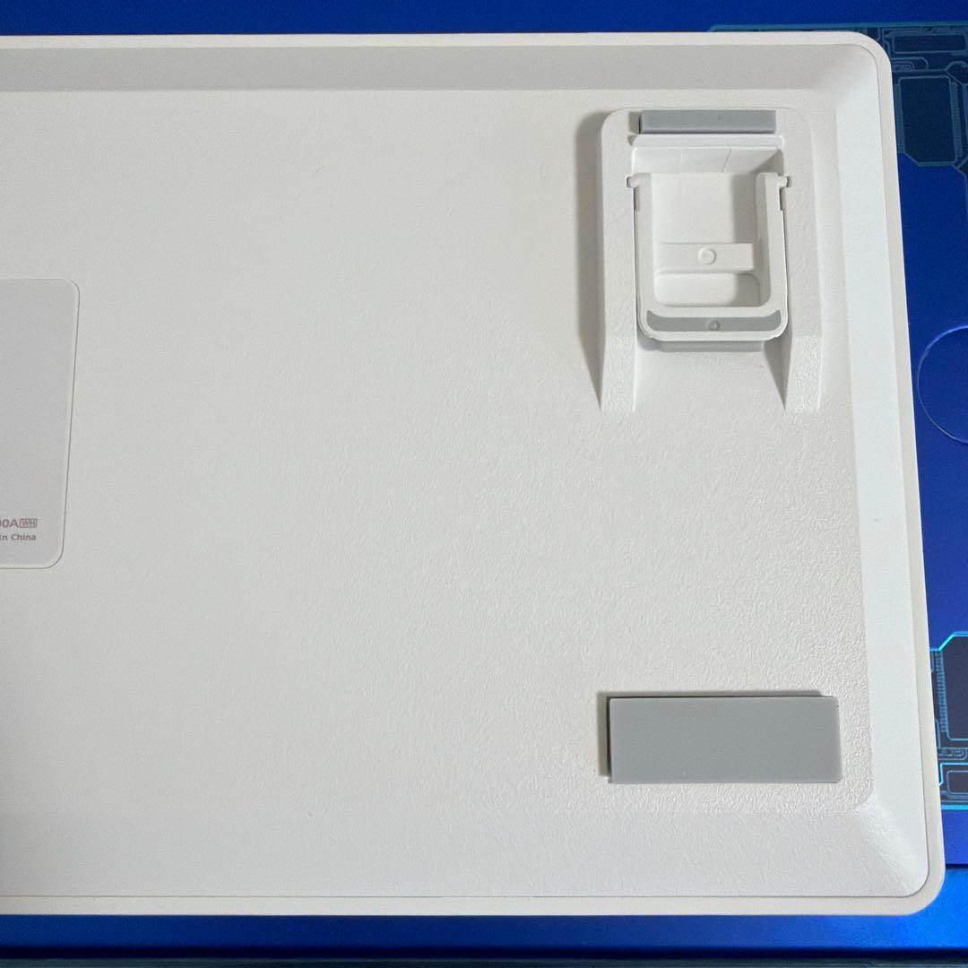 【極美品】エレコム Vcustom VK600A ホワイト ゲーミングキーボード