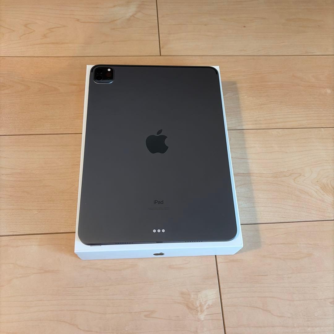 【美品】 iPad Pro 11インチ (第3世代) 純正ケース付き