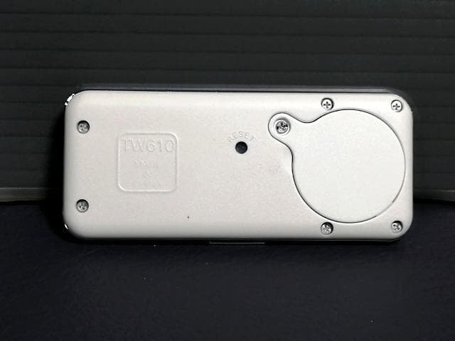 新品同様 CITIZEN peb デジタル歩数計 ホワイト 多機能 3Dセンサー