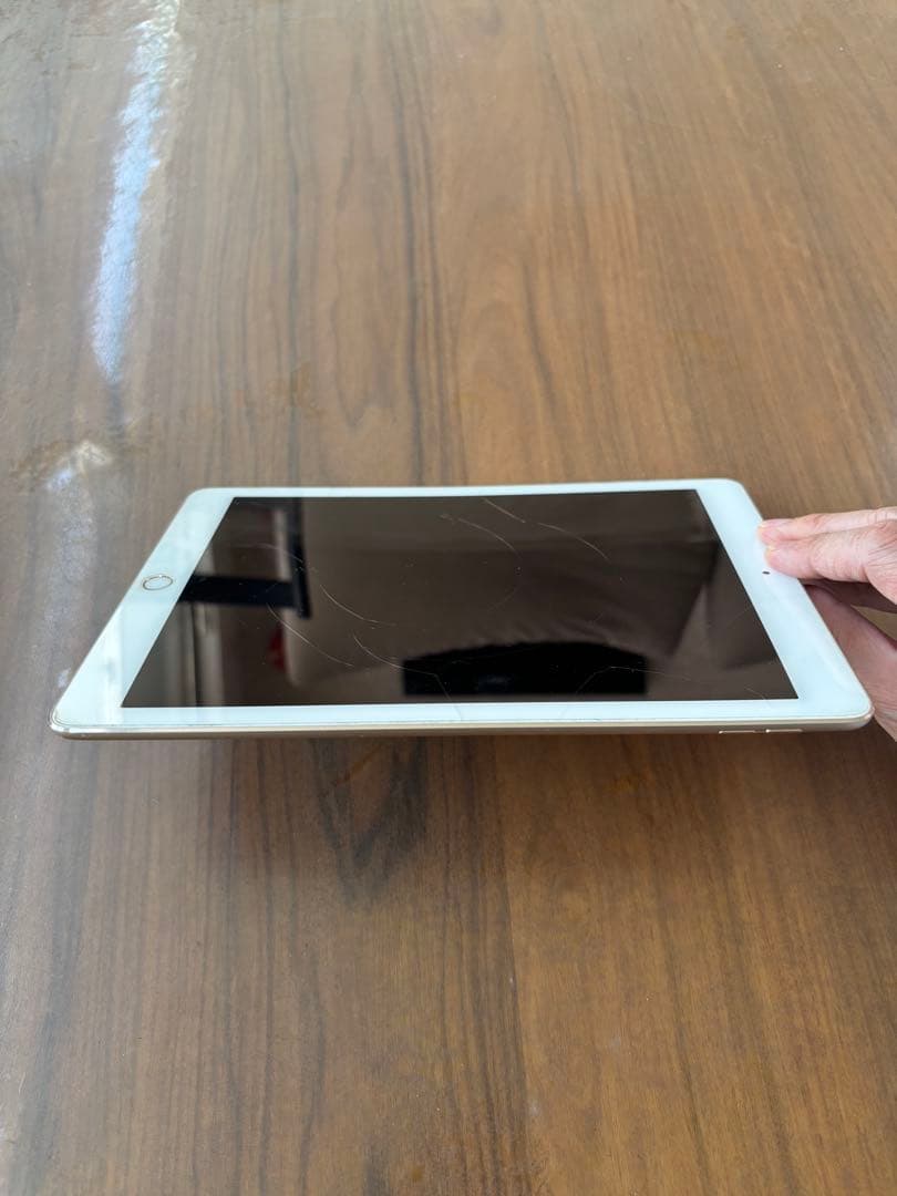 iPad Pro 9.7 32GB SIMフリー