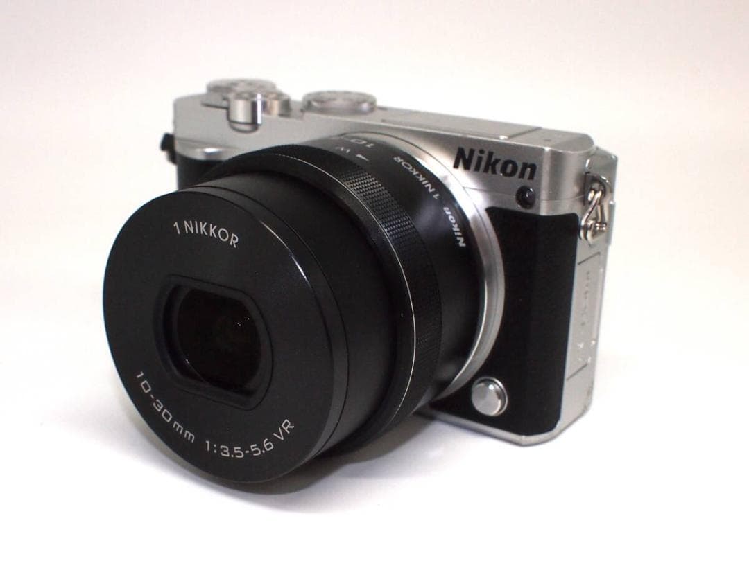 ★極上品★ Nikon 1 J5 標準パワーズームレンズキット