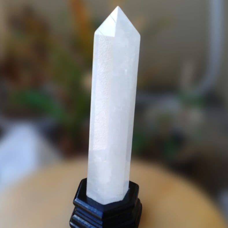 ヒマラヤ水晶　六角柱　タワー　専用台座付き！　天然石　パワーストーン