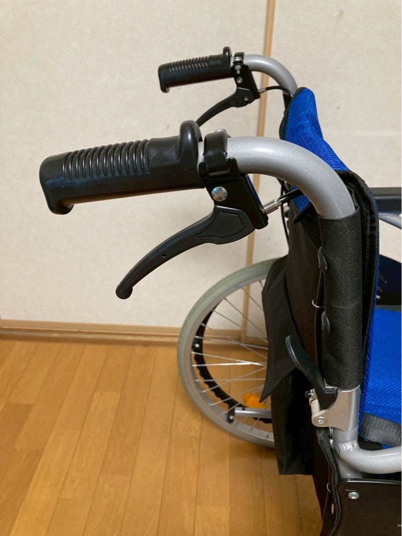 お値下げしました。（極美品）　ケアテックジャパン　CA-10SU　自走式車いす