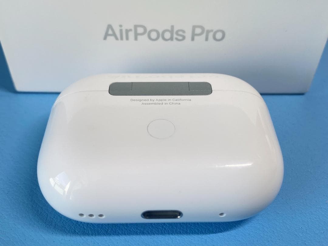 AirPods Pro 第2世代 充電ケースのみ A2968 OMDR