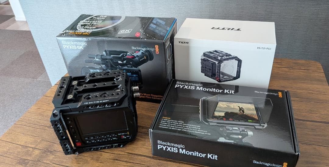 【お得セット】Blackmagic PYXIS 6K + ケージ + モニター